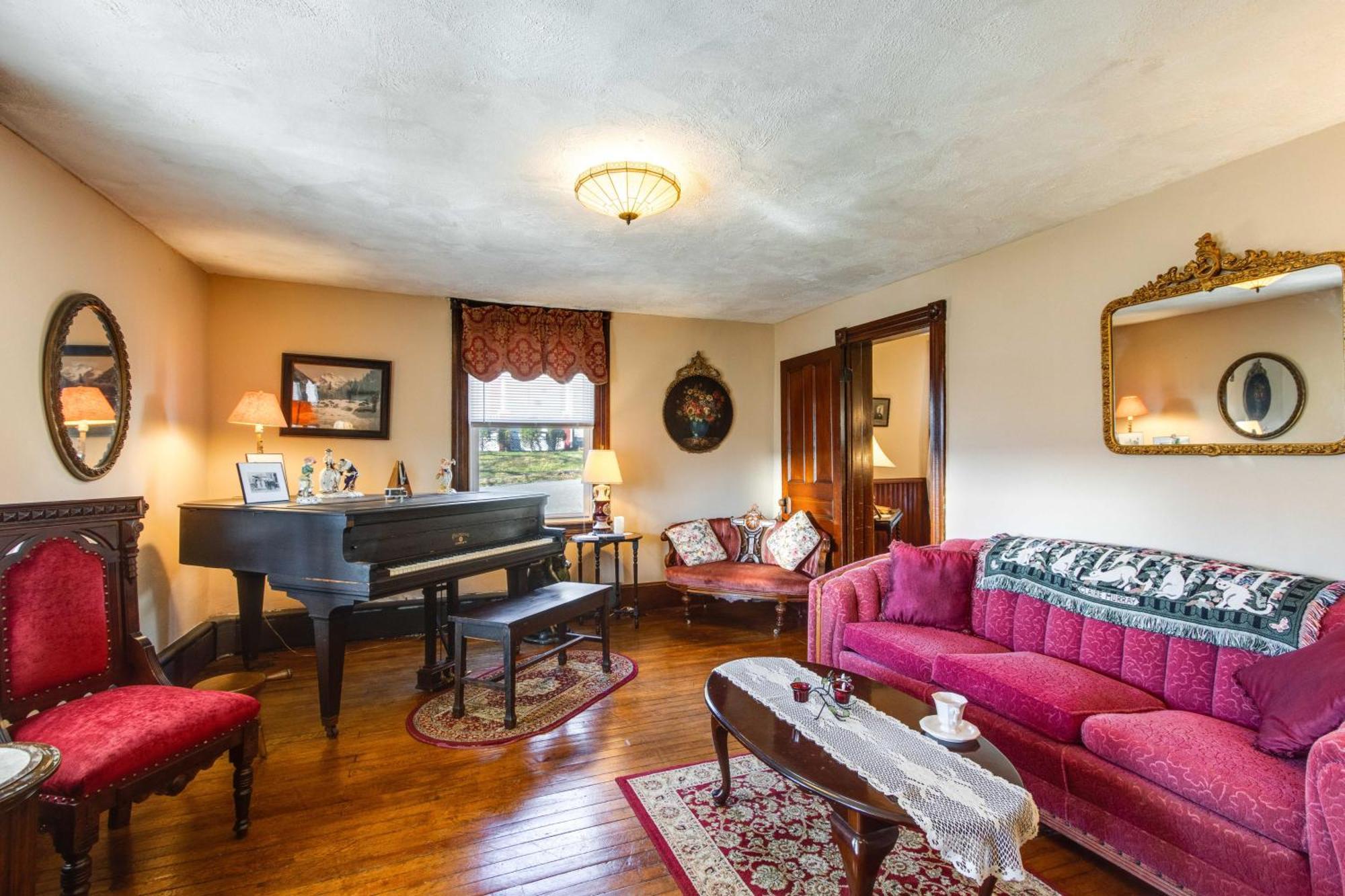 Victorian Home With Porch 6 Mi To Hickory Run Park! White Haven Esterno foto
